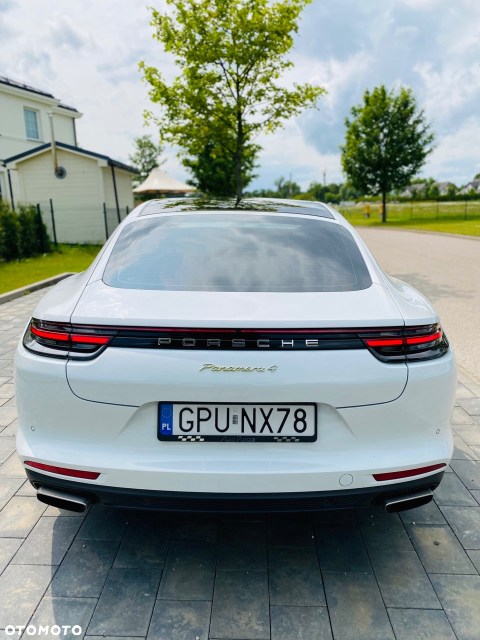 Porsche Panamera 4 E-Hybrid - 28