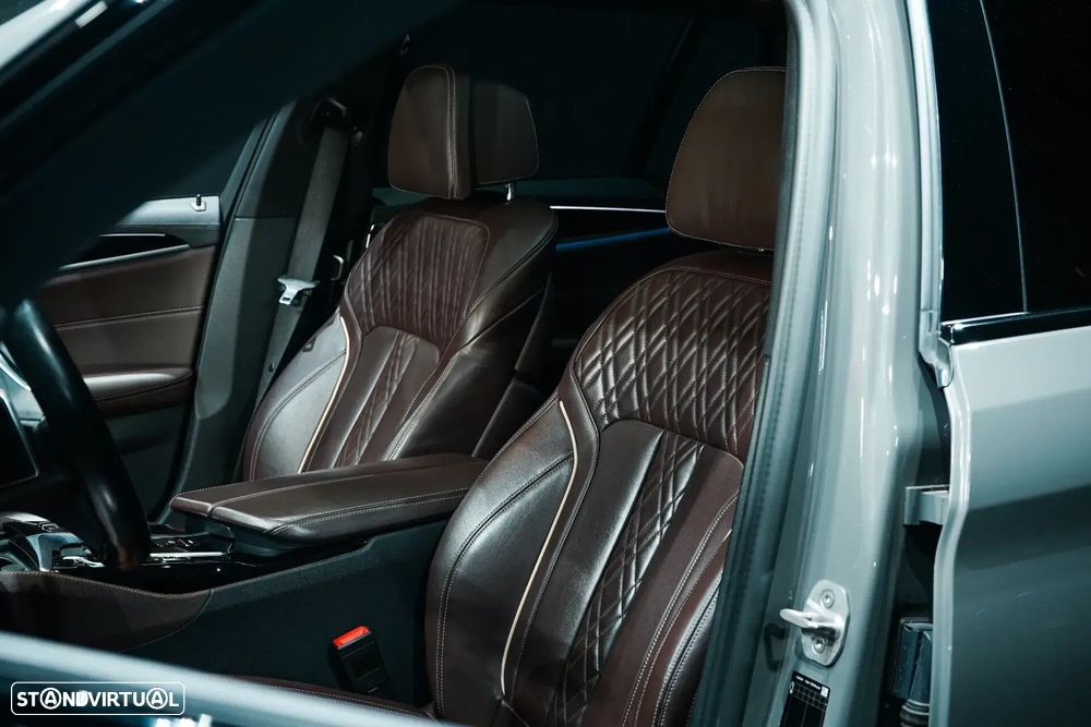 BMW 530 e Pack Desportivo M - 18