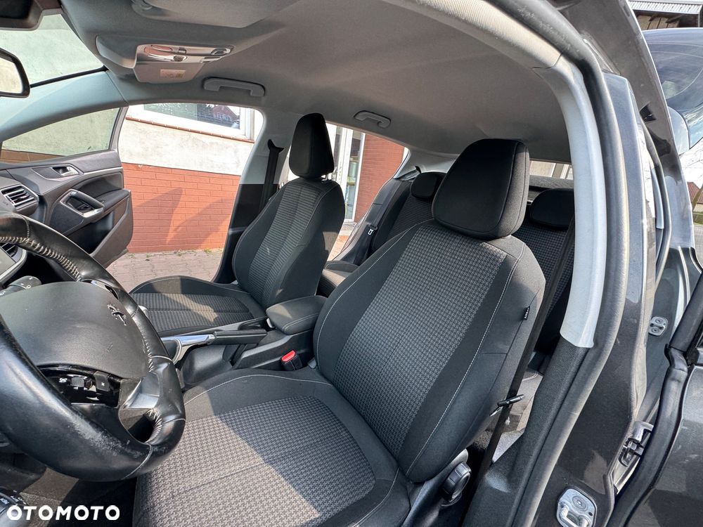 Peugeot 308 - 16