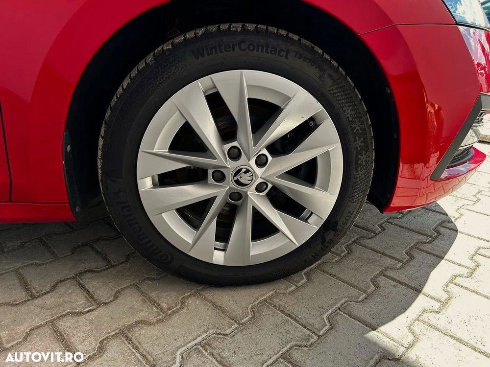 Skoda Octavia Combi 2.0 TDI DSG 4X4 Style - 5