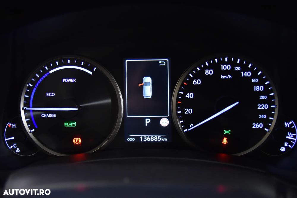 Lexus Seria NX 300h - 10