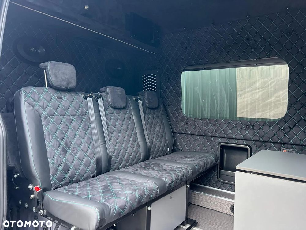 Mercedes-Benz Sprinter - 17
