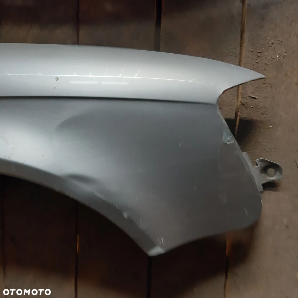 Błotnik Przedni Prawy Audi A4 B7 LY7W - 2