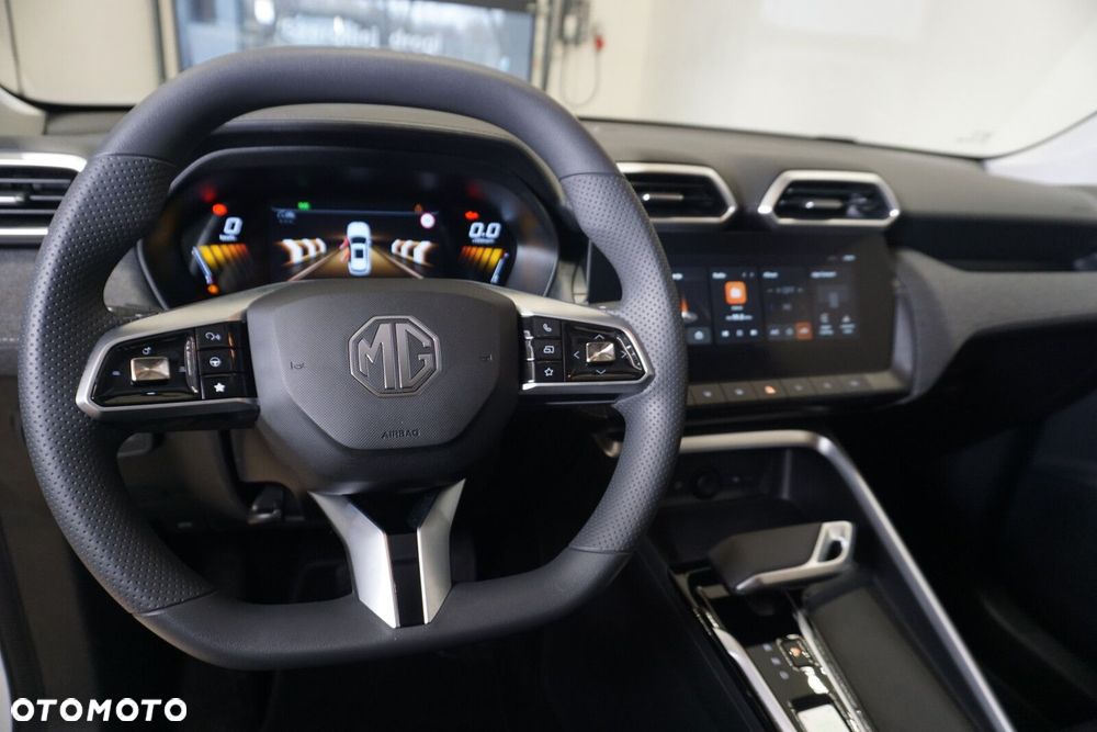 MG ZS Hybrid+ - 21