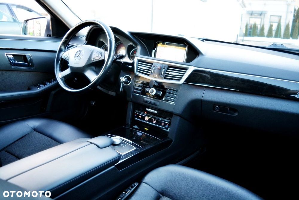 Mercedes-Benz Klasa E 350 CDI DPF 4Matic BlueEFFICIENCY 7G-TRONIC Avantgarde - 17