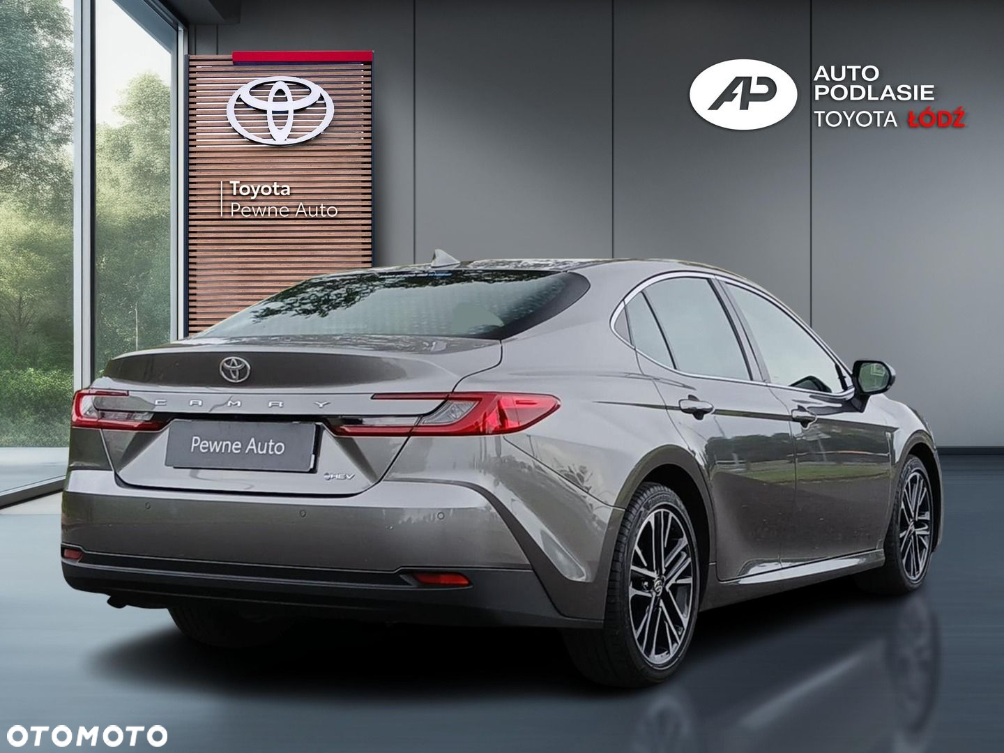 Toyota Camry - 7