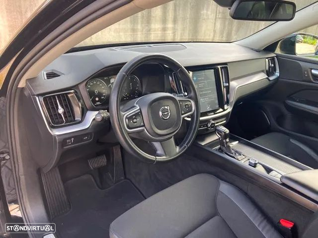 Volvo V60 2.0 D3 Momentum Core Geartronic - 11
