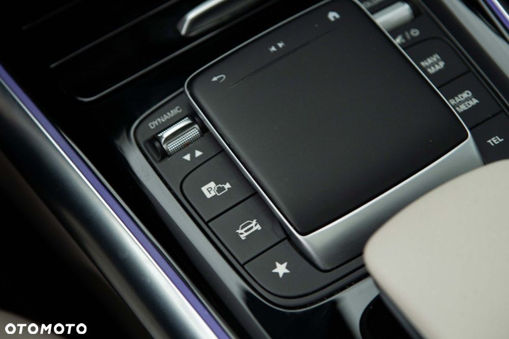 Mercedes-Benz GLA 200 mHEV Progressive 7G-DCT - 32