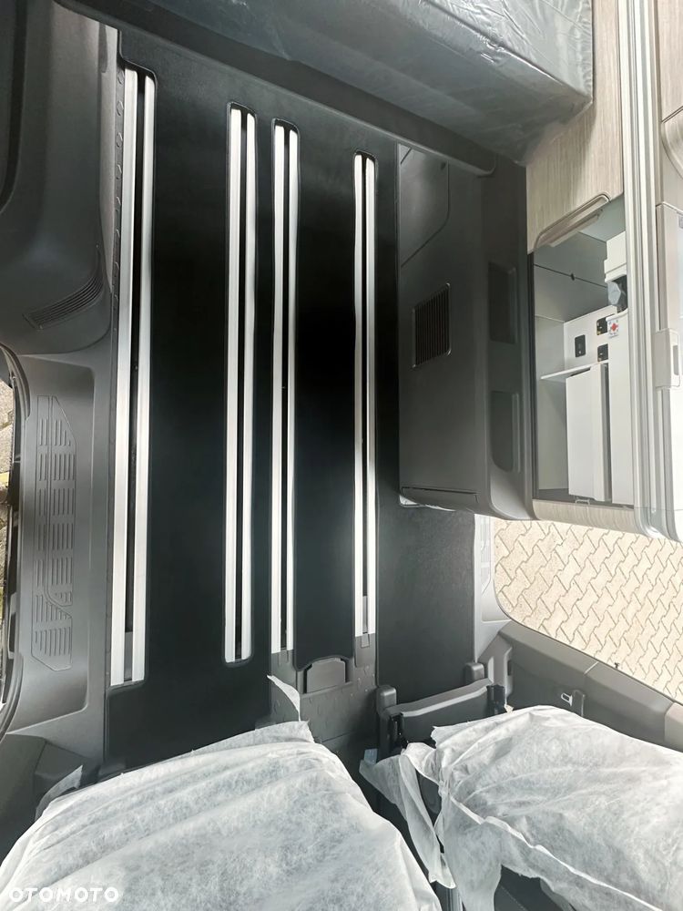 Dywany welurowe tył VW California Ocean Coast T7 - 4