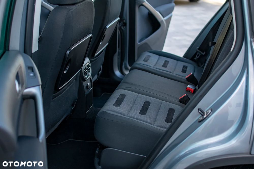 Volkswagen Tiguan - 9
