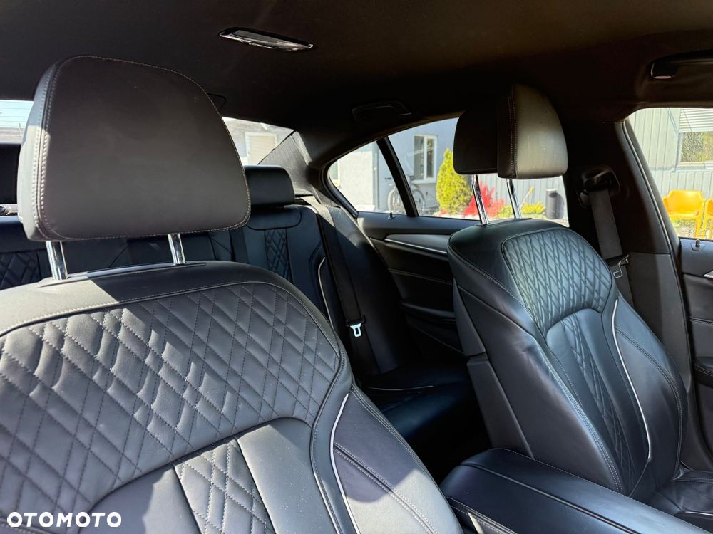 BMW Seria 5 530i xDrive M Sport sport - 22