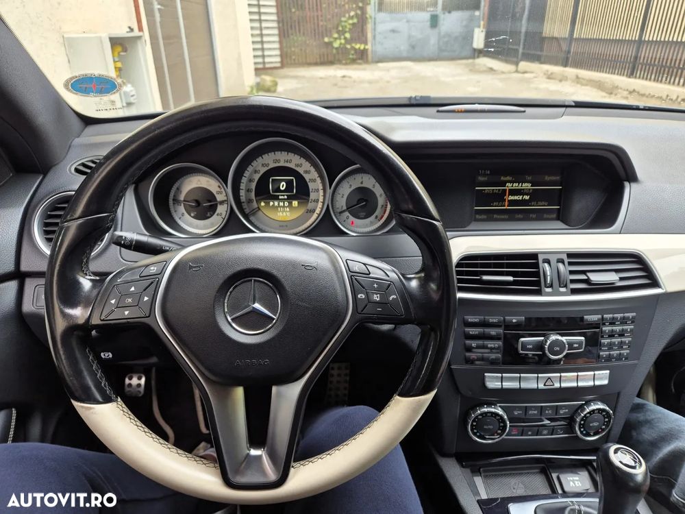 Mercedes-Benz C 2012 photo 2