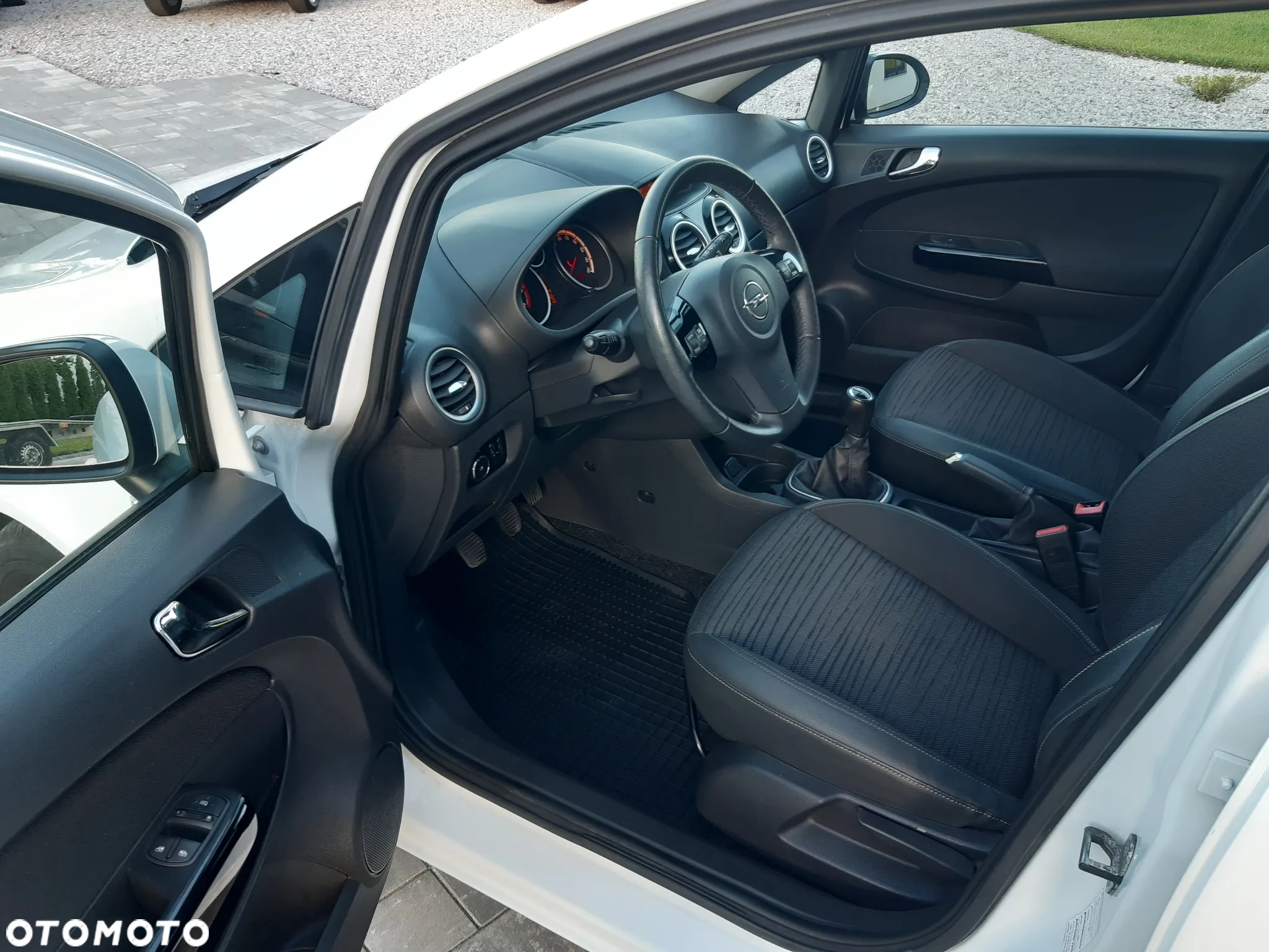 Opel Corsa 1.4 16V Energy - 13