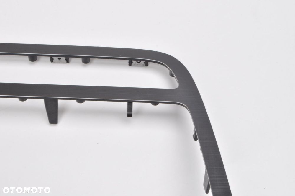 BENTLEY BENTAYGA RAMKA PANELU NAWIEWU RADIA DEKOR 18R 36A858085 36A858089 - 4