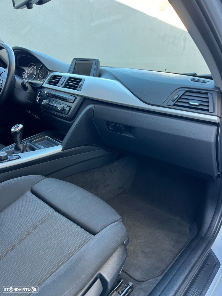 BMW 318 d Line Modern - 32