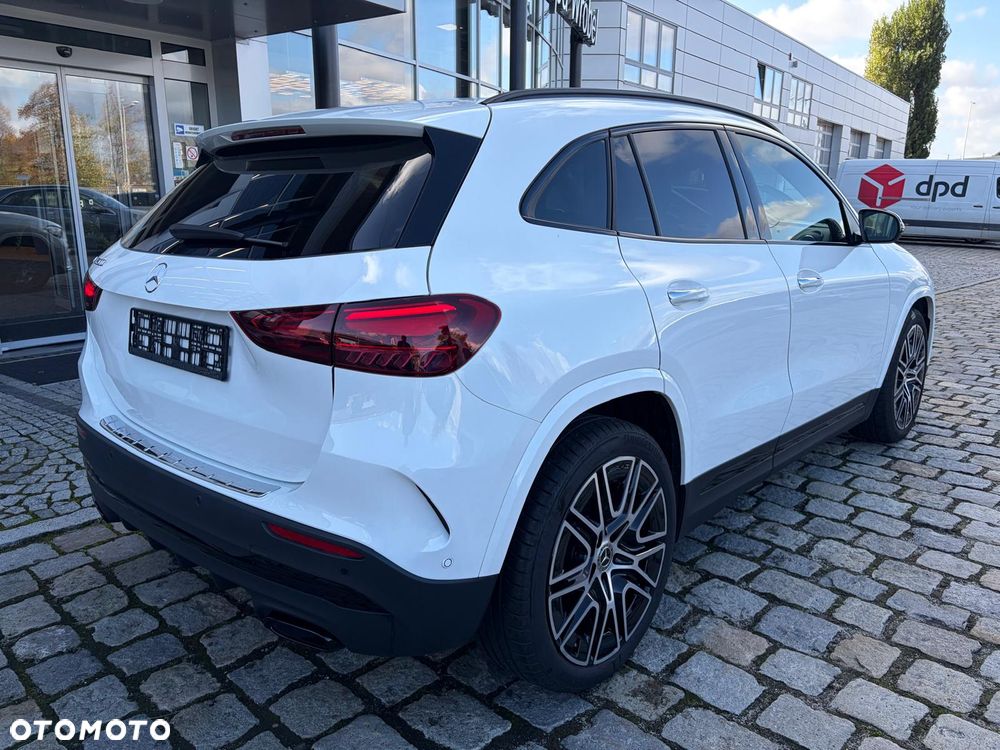Mercedes-Benz GLA 200 AMG Line - 4