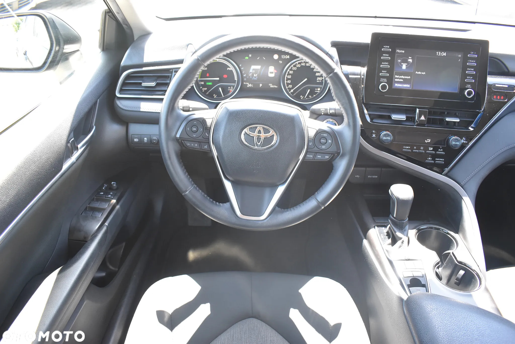 Toyota Camry 2.5 Hybrid Comfort CVT - 22