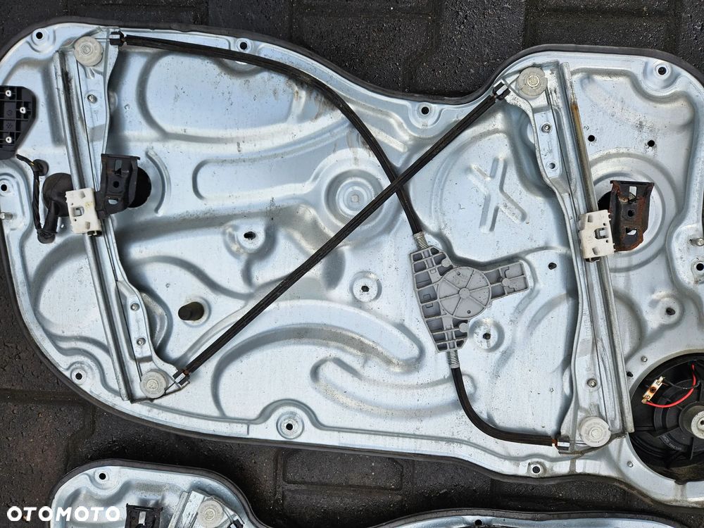 Kia Ceed I drzwi 3D podnośnik szyby prawy - 2