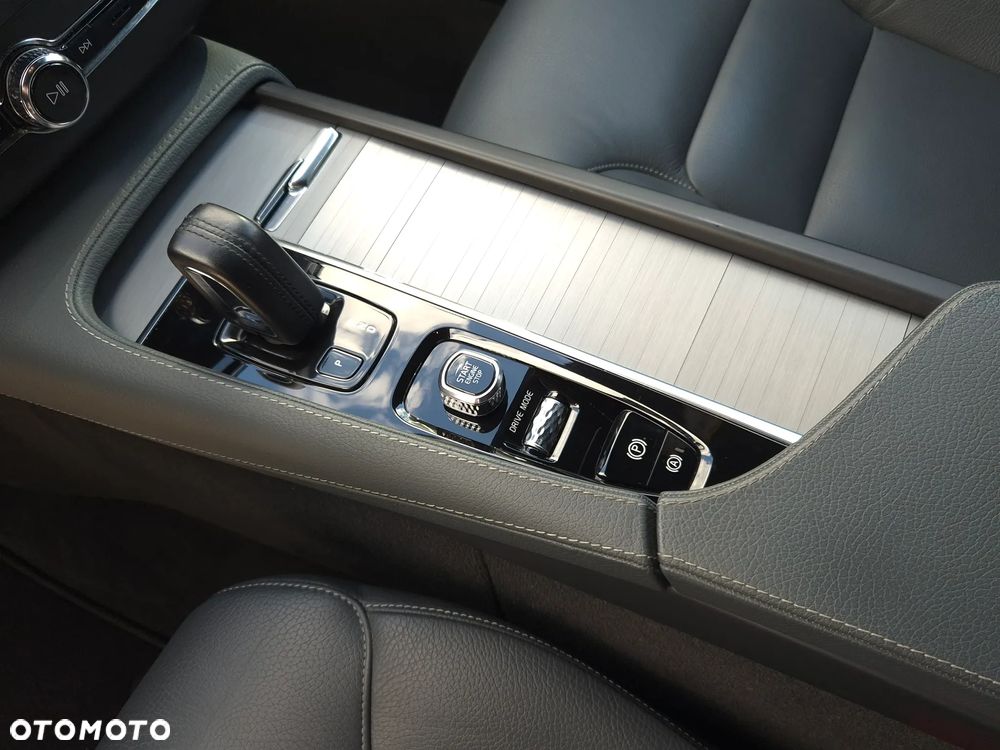 Volvo XC 90 B5 D AWD Momentum 7os - 8