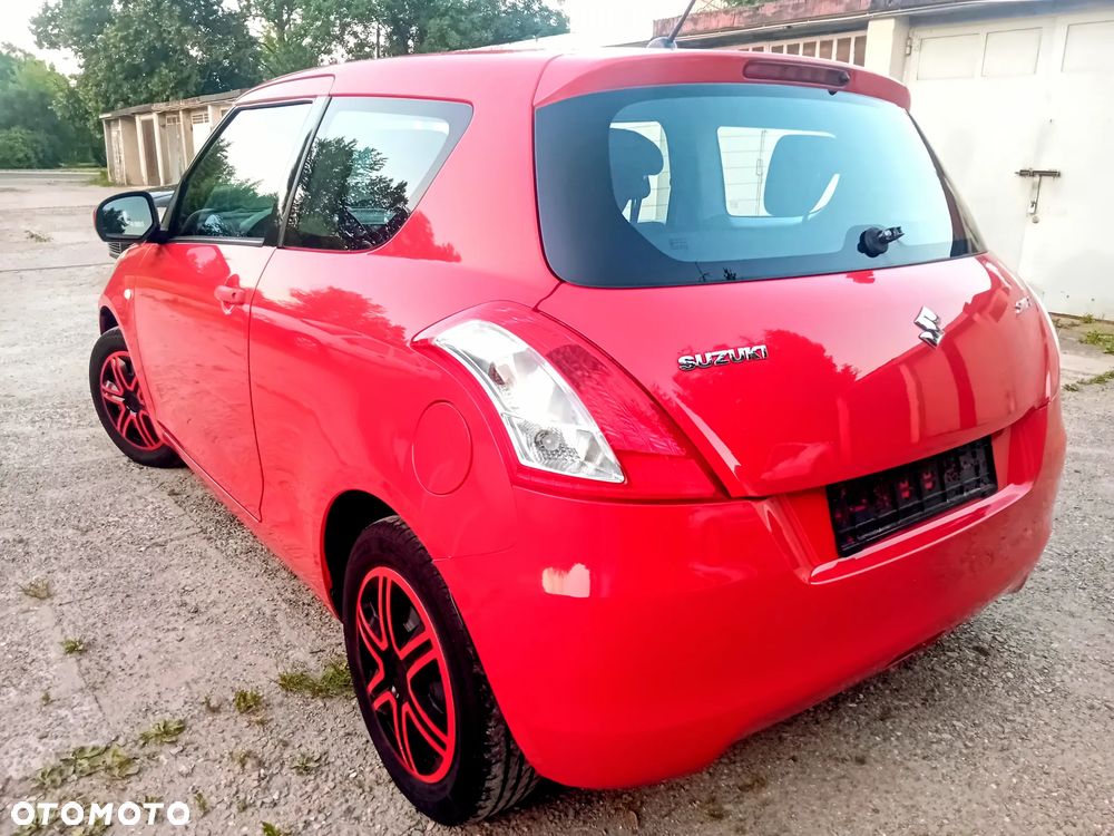 Suzuki Swift - 1