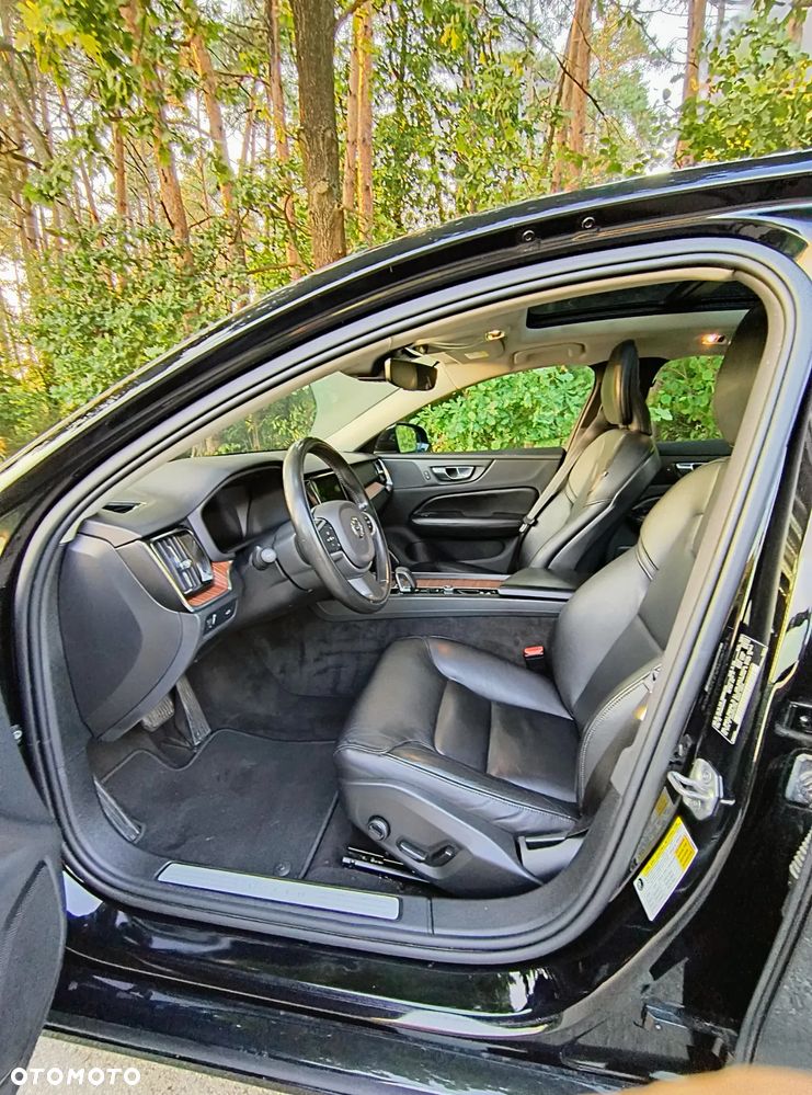 Volvo S60 B5 B AWD Plus Dark - 17