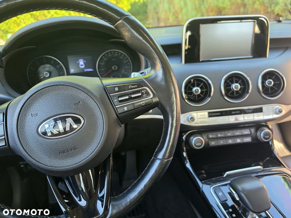 Kia Stinger 2.0 T-GDI L - 8