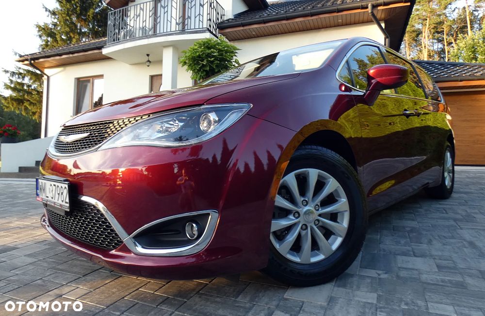 Chrysler Pacifica - 24
