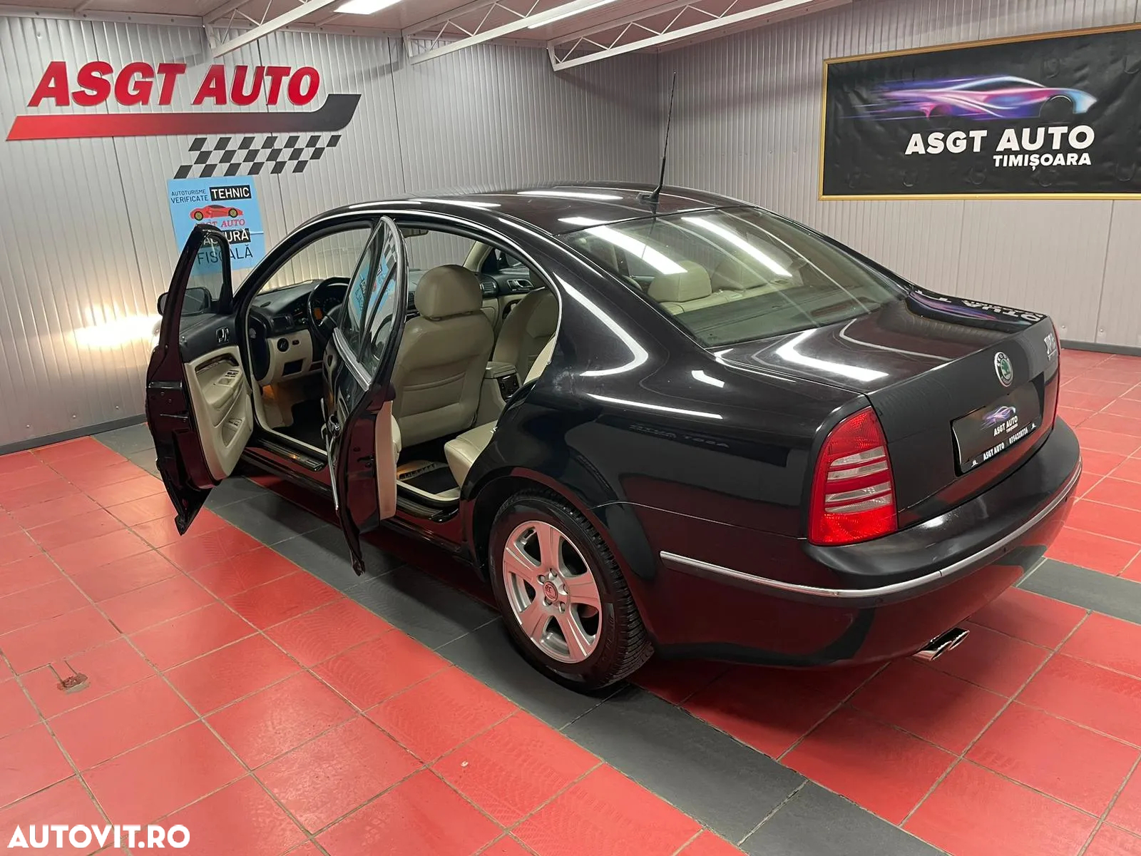 Skoda Superb 1.8 Turbo Elegance Aut - 17