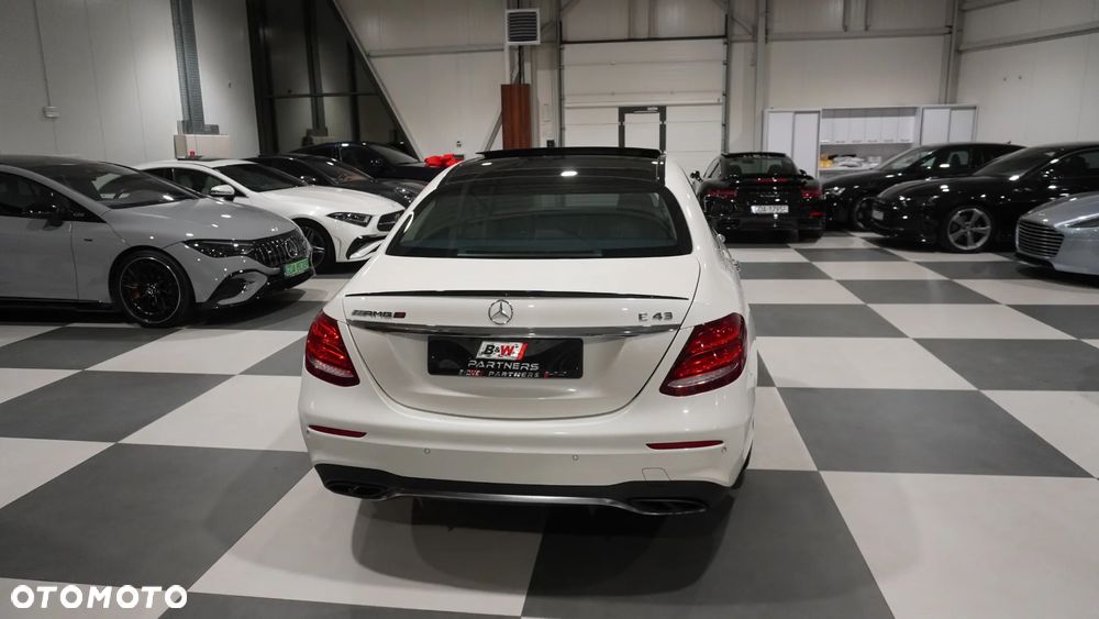 Mercedes-Benz Klasa E - 19