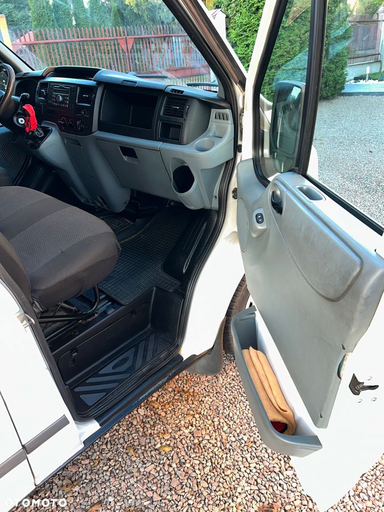 Ford Transit - 19