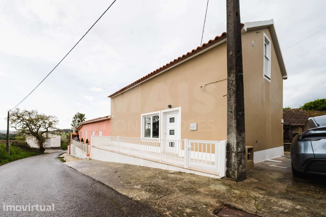 Moradia T2 Remodelada na Laranjeira - Grande imagem: 2/25