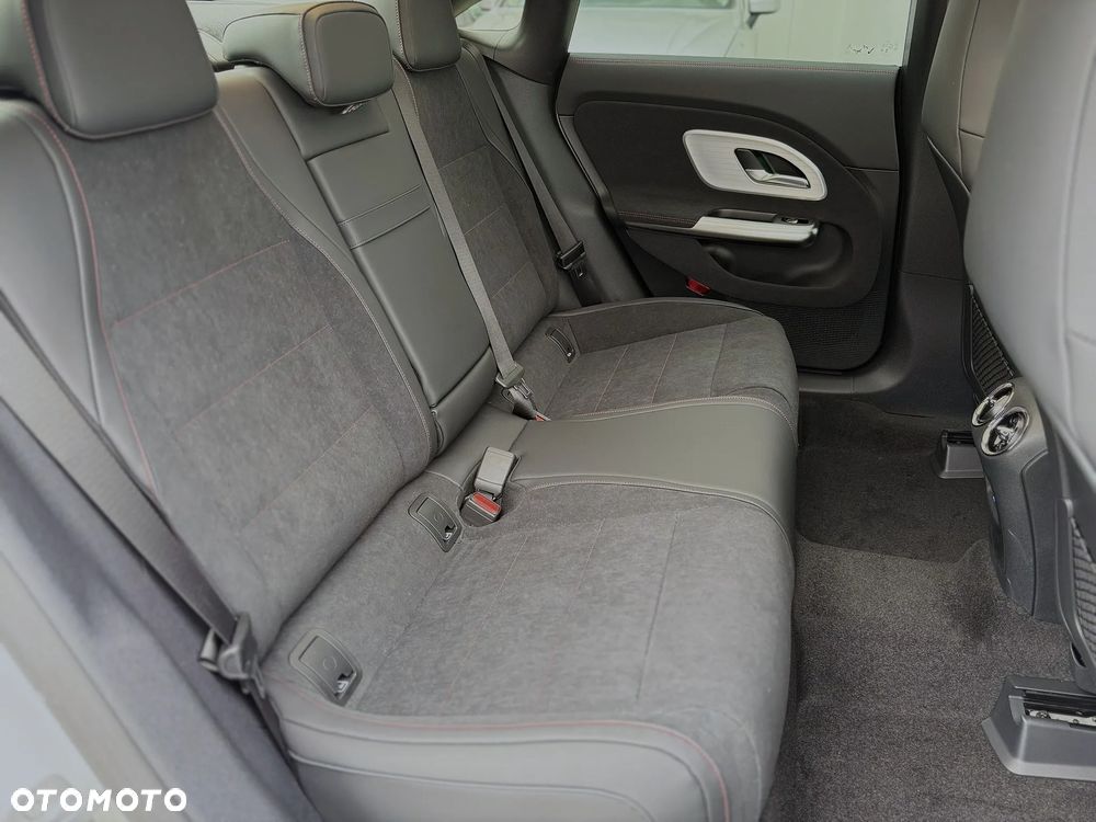 Mercedes-Benz CLA - 35