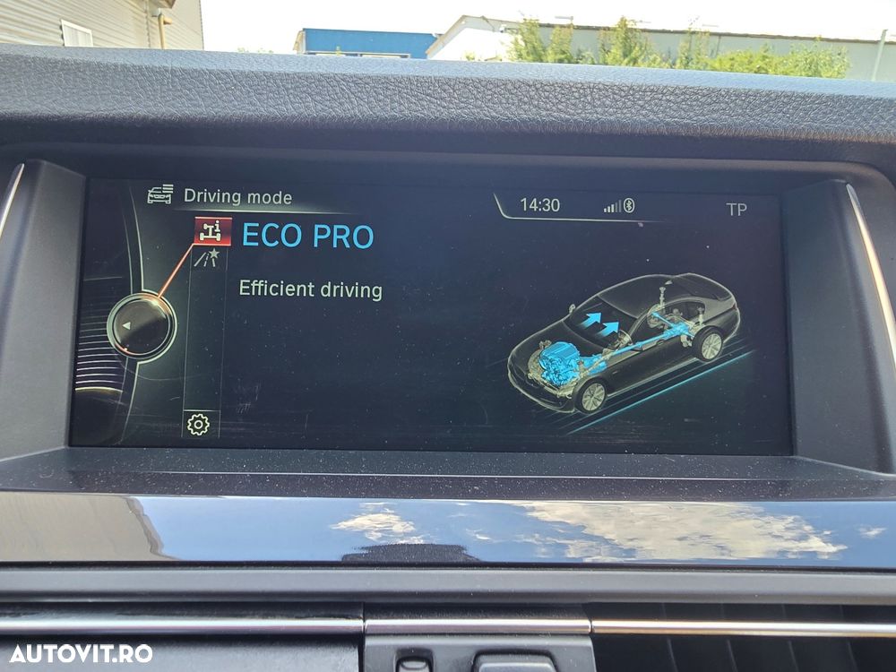 BMW Seria 5 520d xDrive - 22