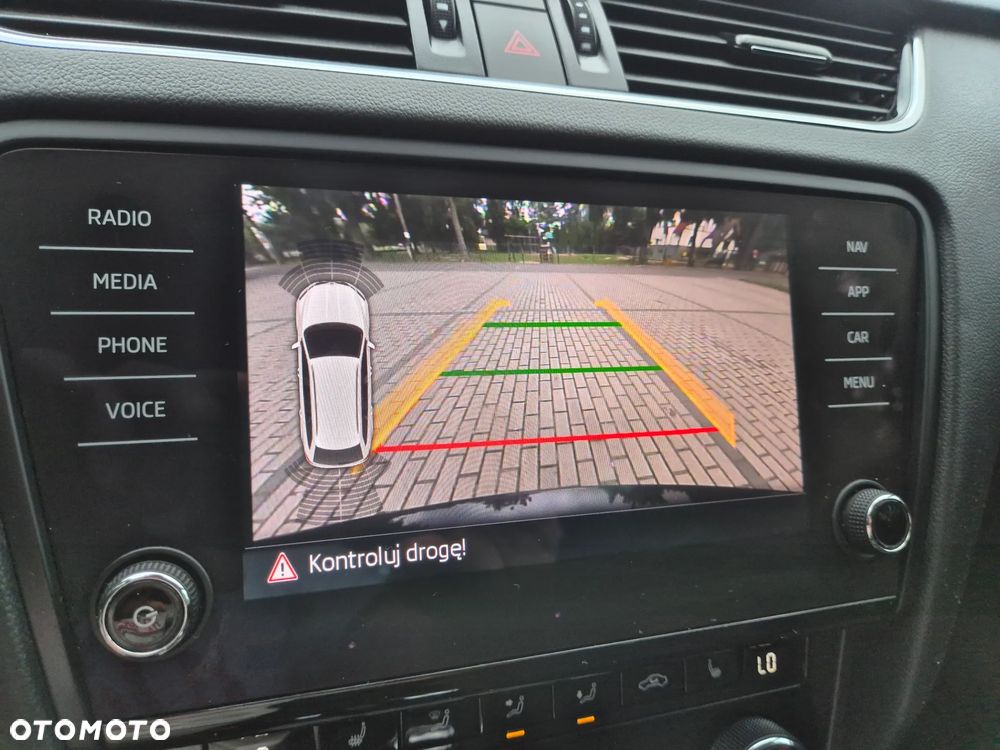 Skoda Octavia 1.6 TDI DSG Ambition - 19