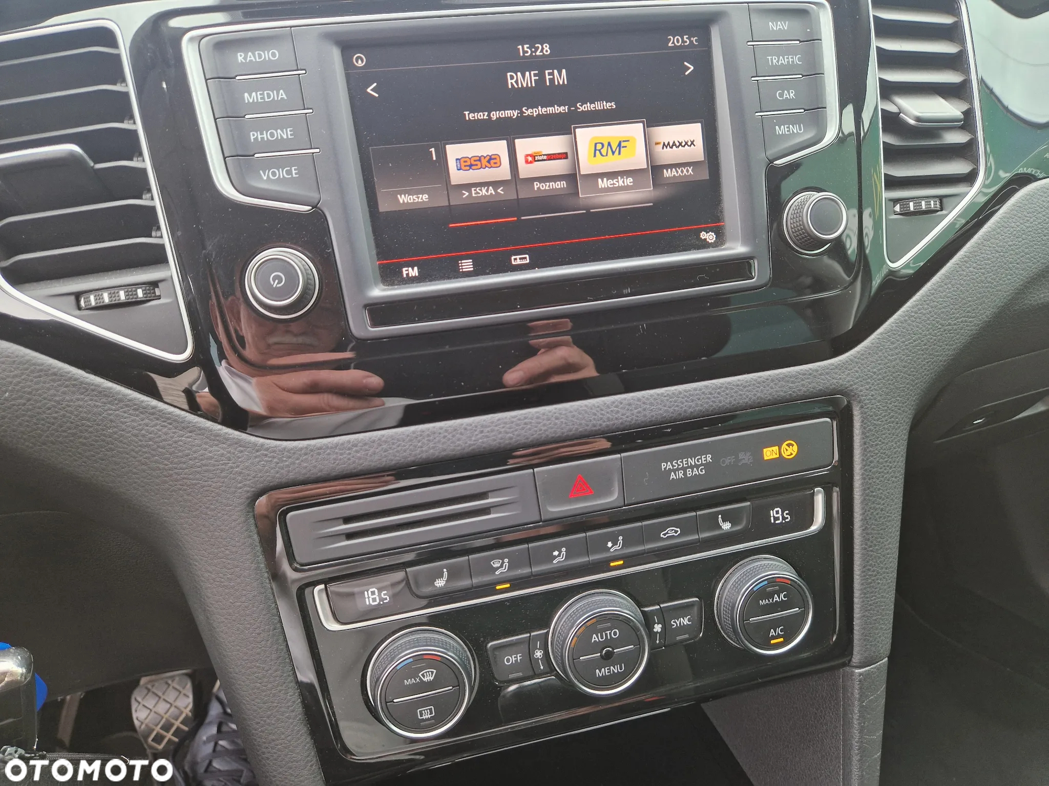 Volkswagen Golf 1.6 TDI BlueMotion Technology Comfortline - 13