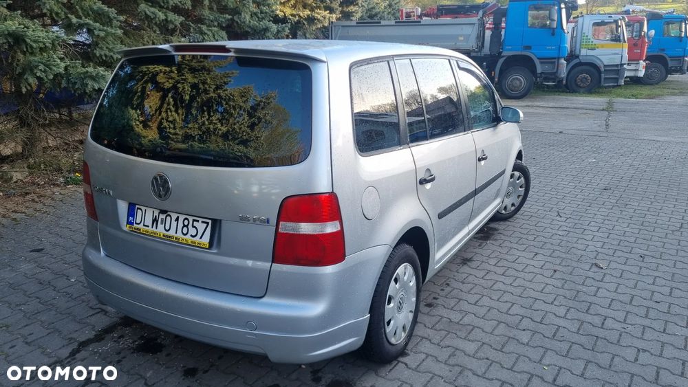 Volkswagen Touran 1.6 FSI - 5