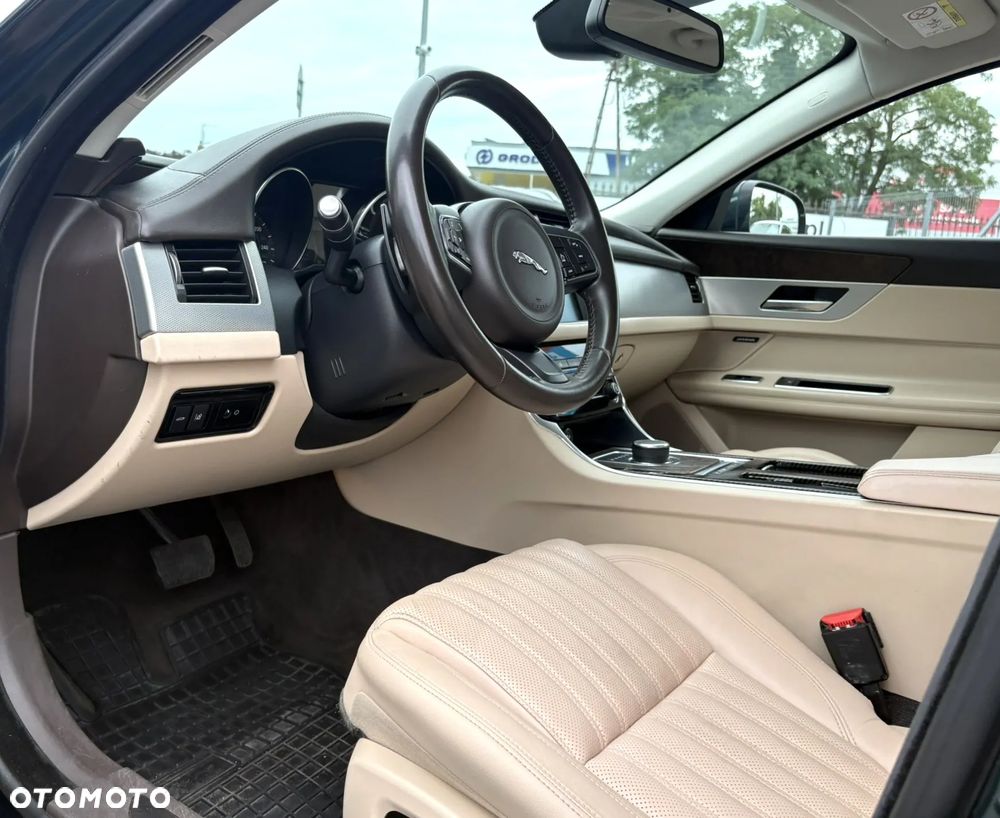 Jaguar XF 2.0 i4D Portfolio - 10