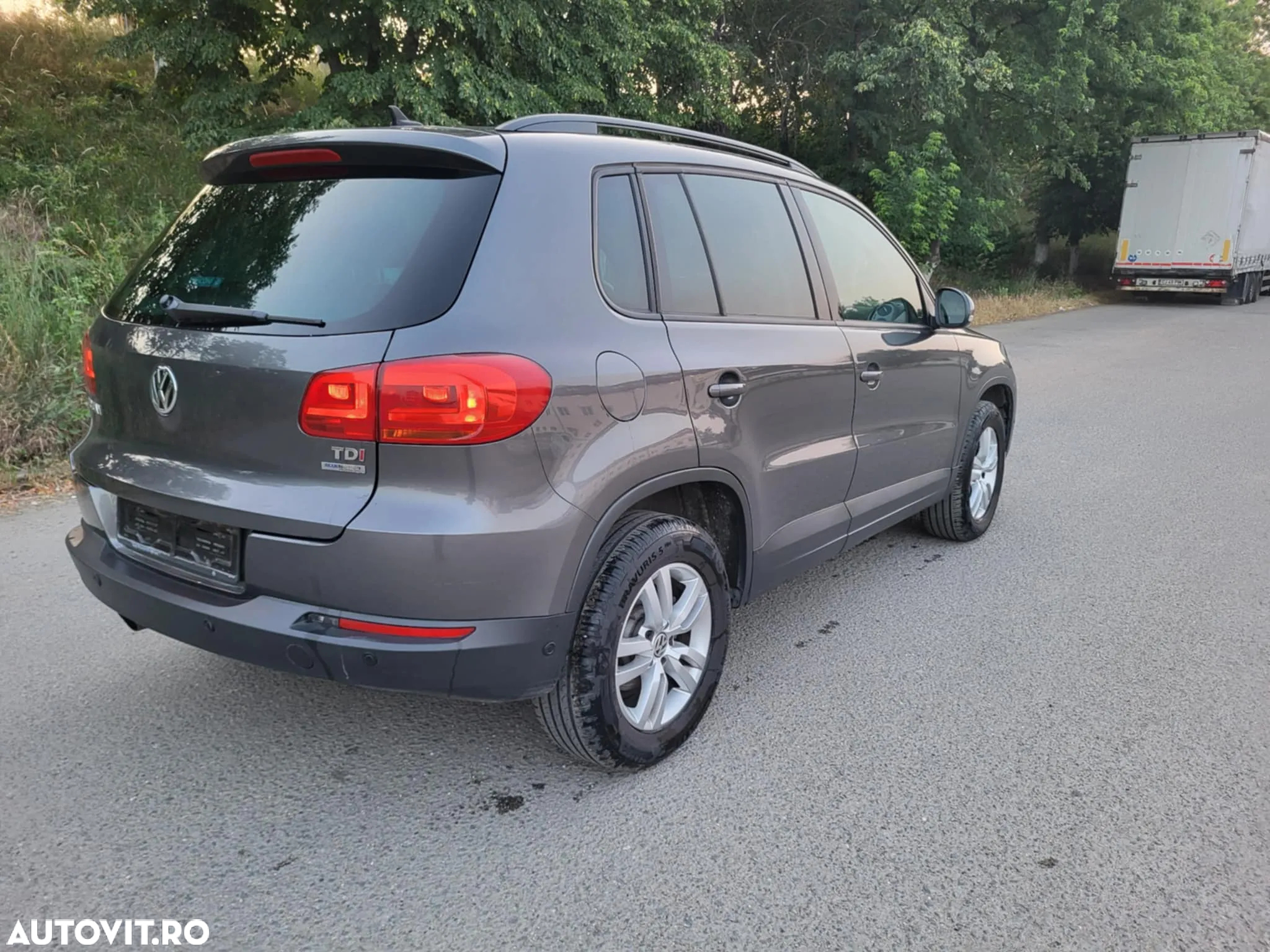 Volkswagen Tiguan 2.0 TDI BMT Trend & Fun - 8