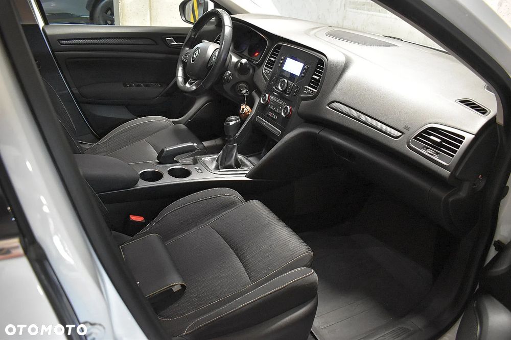 Renault Megane 1.6 SCe Life - 9