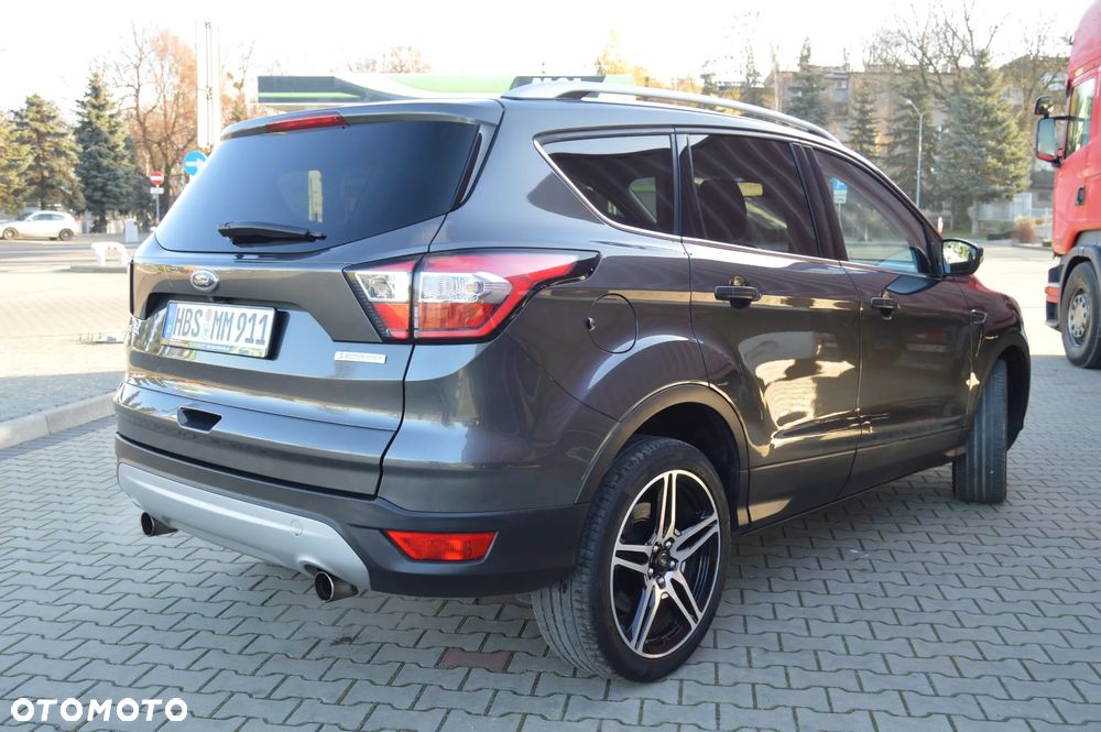 Ford Kuga 1.5 EcoBoost 2x4 Titanium - 10