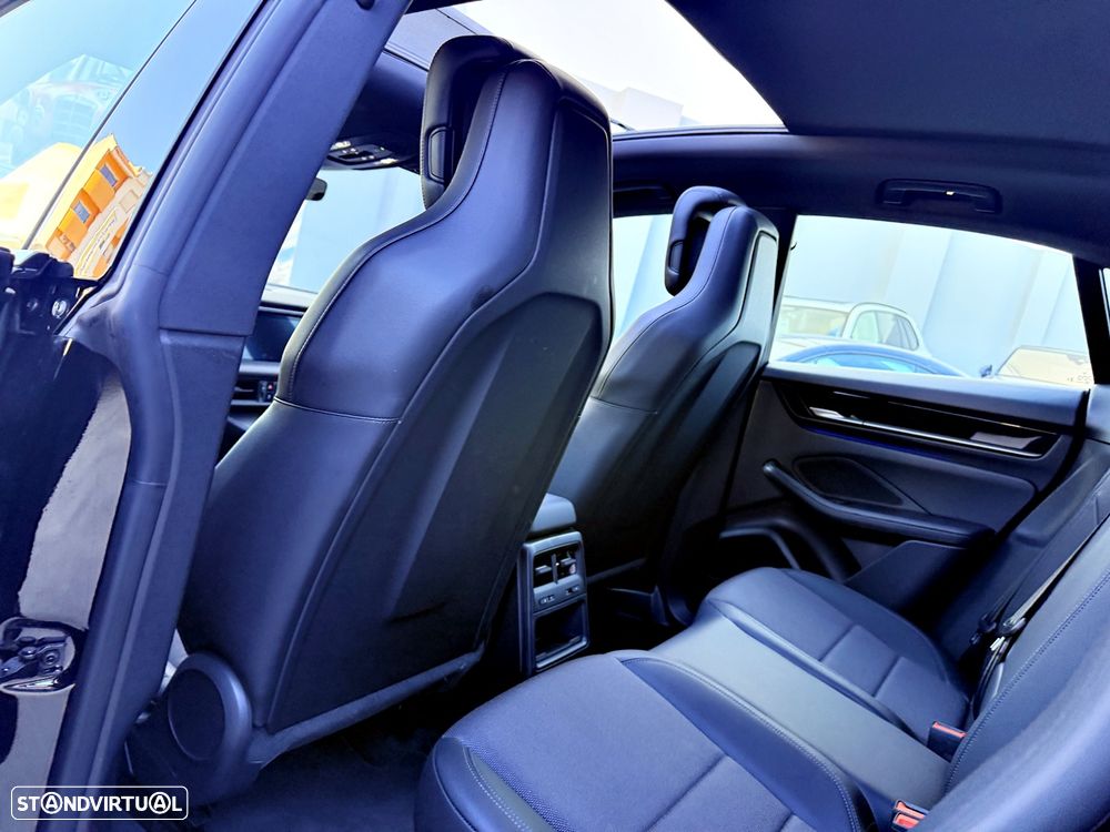 Porsche Macan Electric 4 - 35