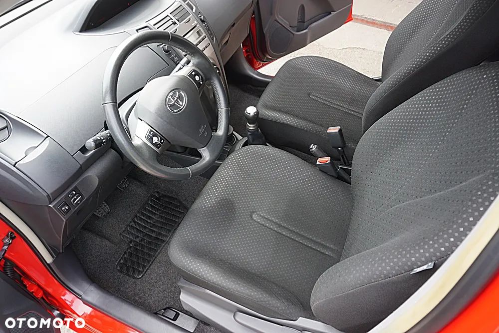 Toyota Yaris - 22