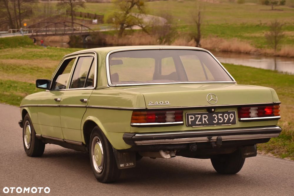 Mercedes-Benz W123 - 22