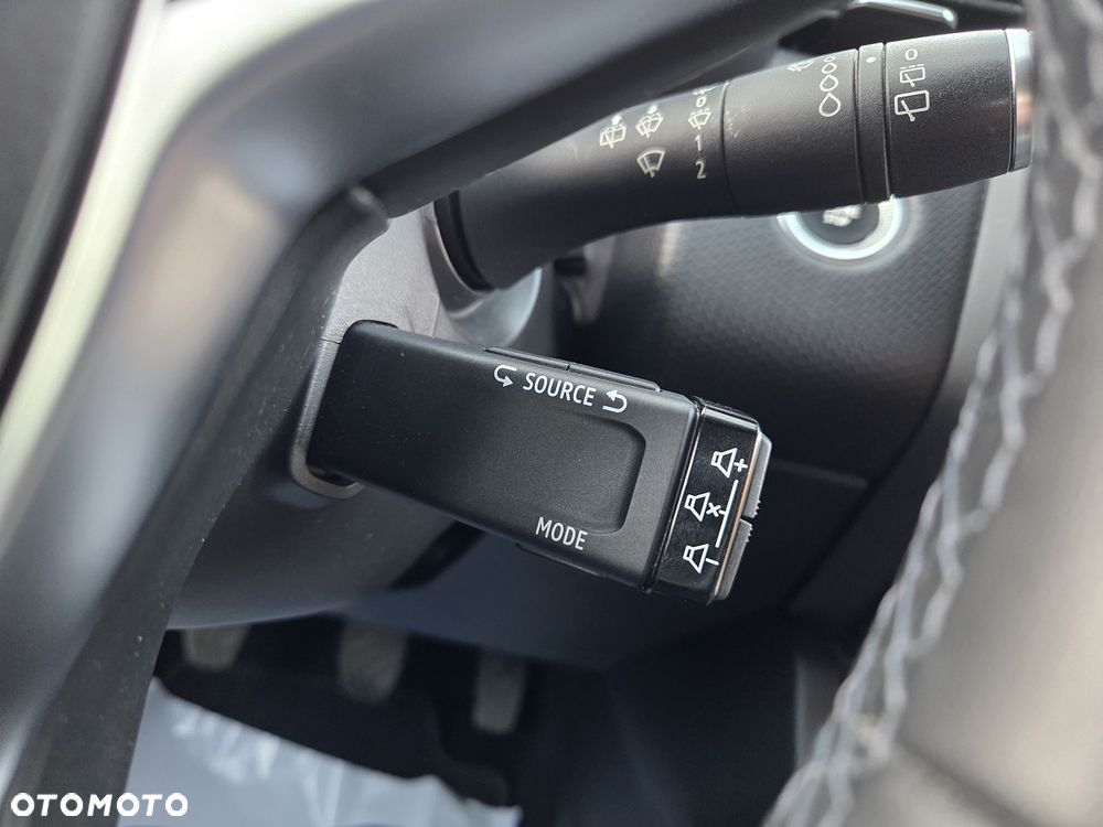 Renault Clio TCe 100 INTENS - 17