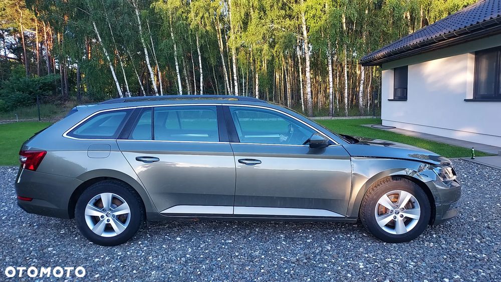 Skoda Superb 2.0 TDI Ambition - 4