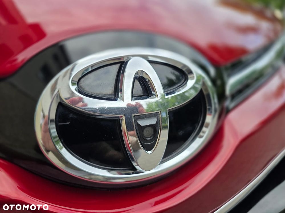 Toyota Avensis - 13