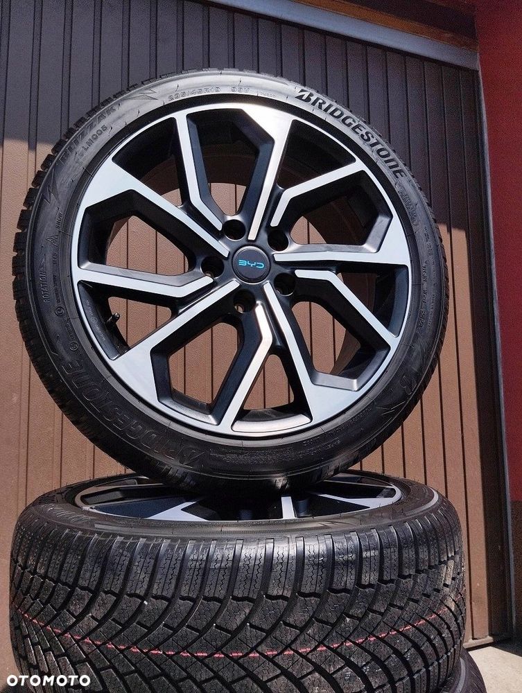 Koła zimowe BYD SEAL 5x120 Bridgestone 235 45 19 Blizzak LM005