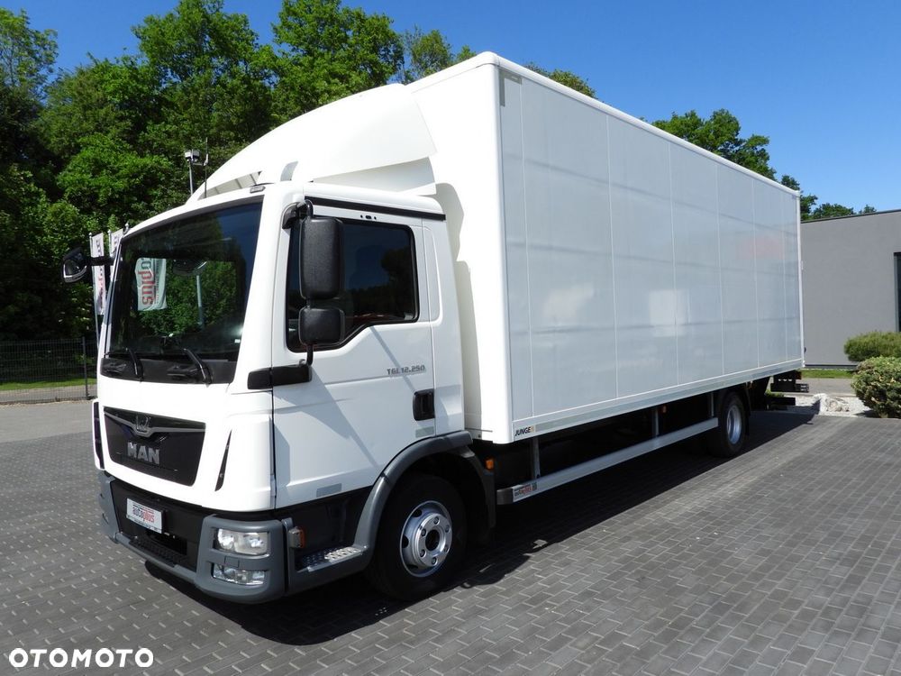 MAN TGL 12.250 KONTENER WINDA 16 PALET TEMPOMAT PNEUMATYKA AUTOMAT  BLIŹNIACZE KOŁA  250KM - 7