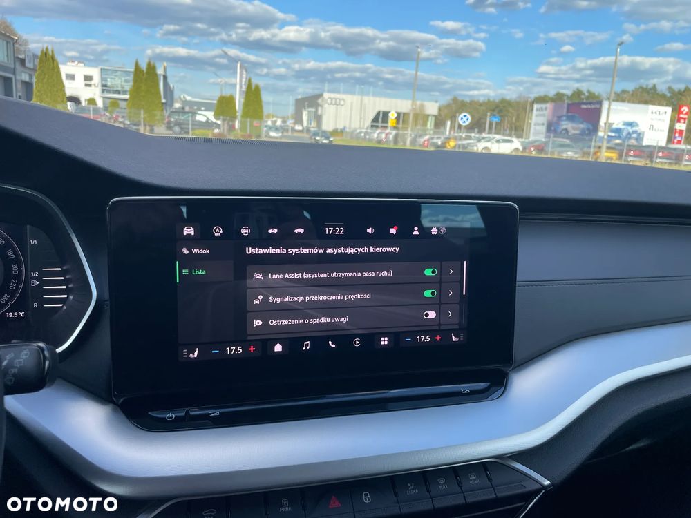 Skoda Octavia 1.5 TSI mHEV Selection DSG - 30