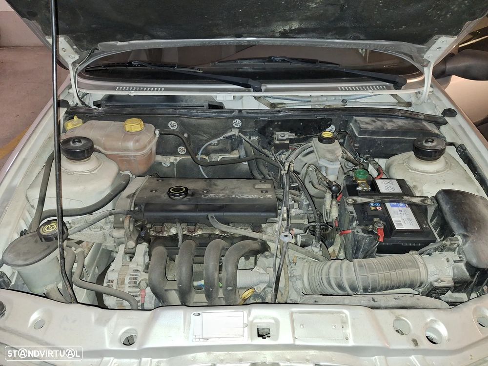 Ford Fiesta 1.25 Ghia - 14